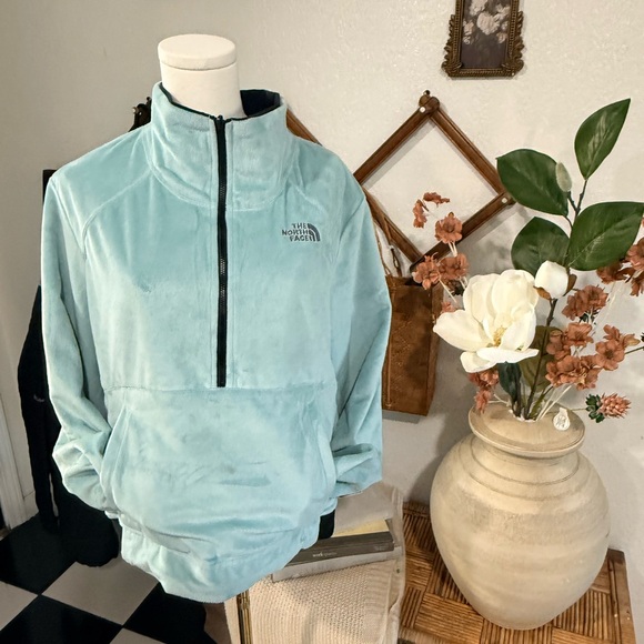 The North Face Women's Black Jacket - Picture 6 of 9